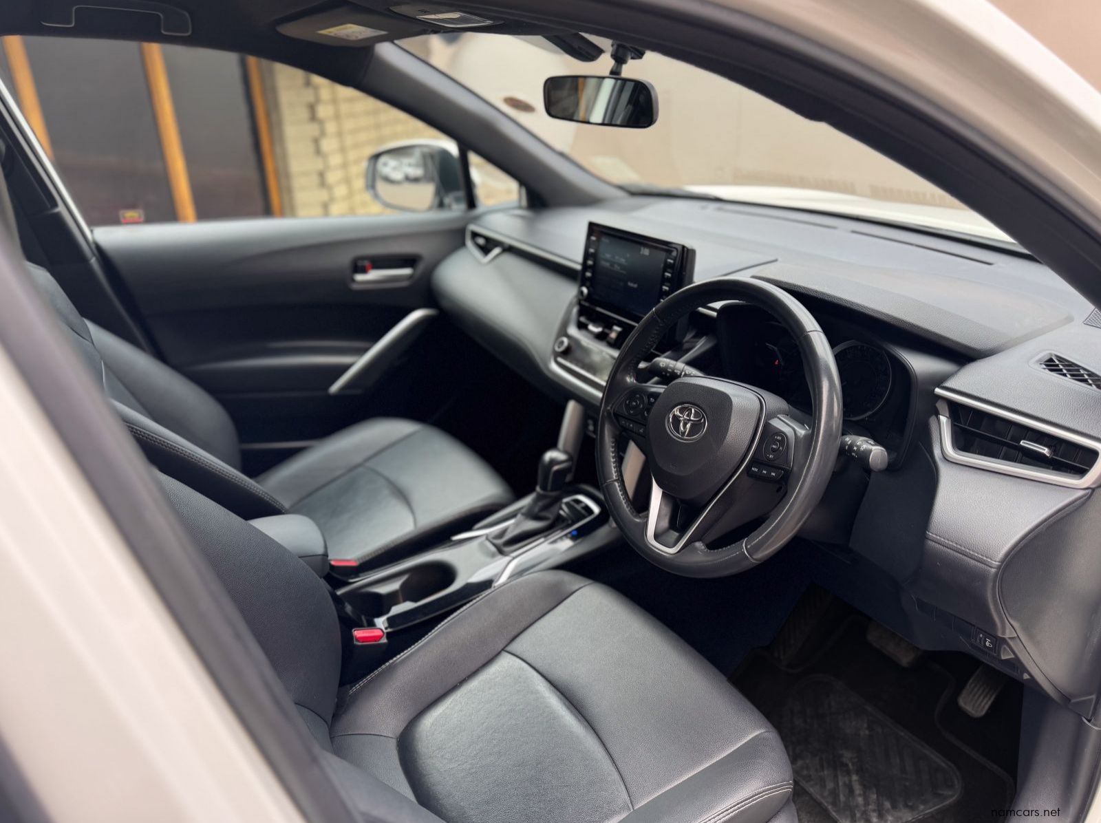 2024 Toyota Corolla Cross 1.8 XS pictures