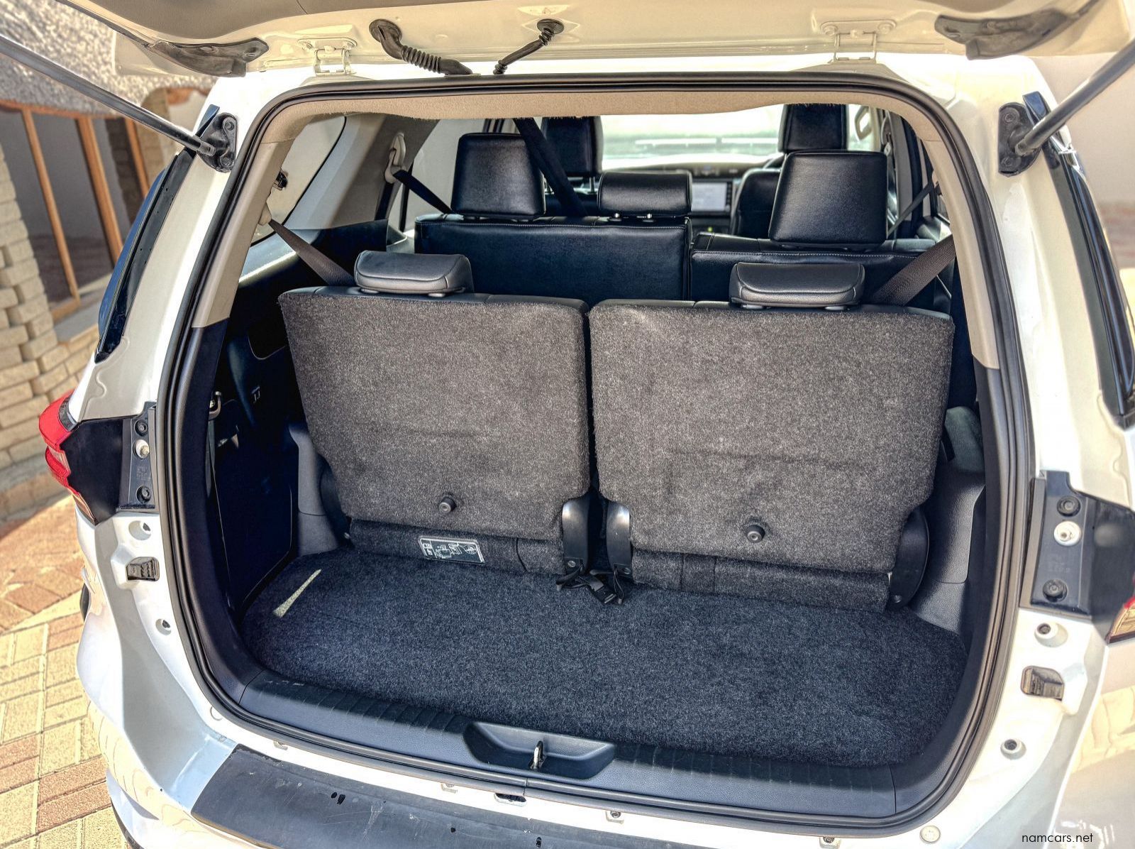 2025 Toyota Fortuner 2.4 GD-6 4X4 A/T pictures