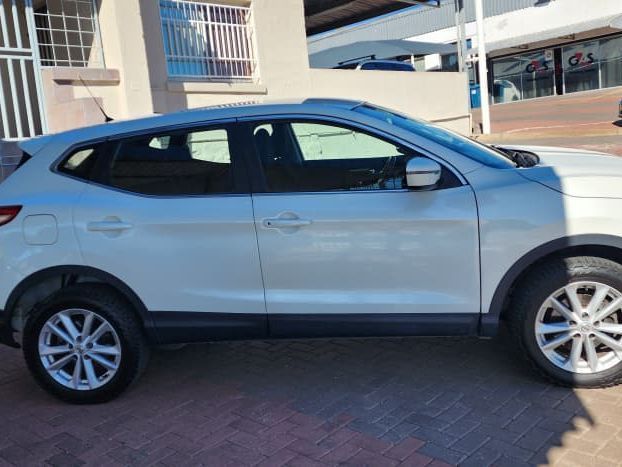 2017 Nissan Qashqai 1.2T Acenta photo
