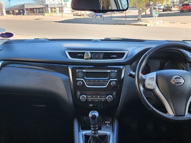 2017 Nissan Qashqai 1.2T Acenta photo