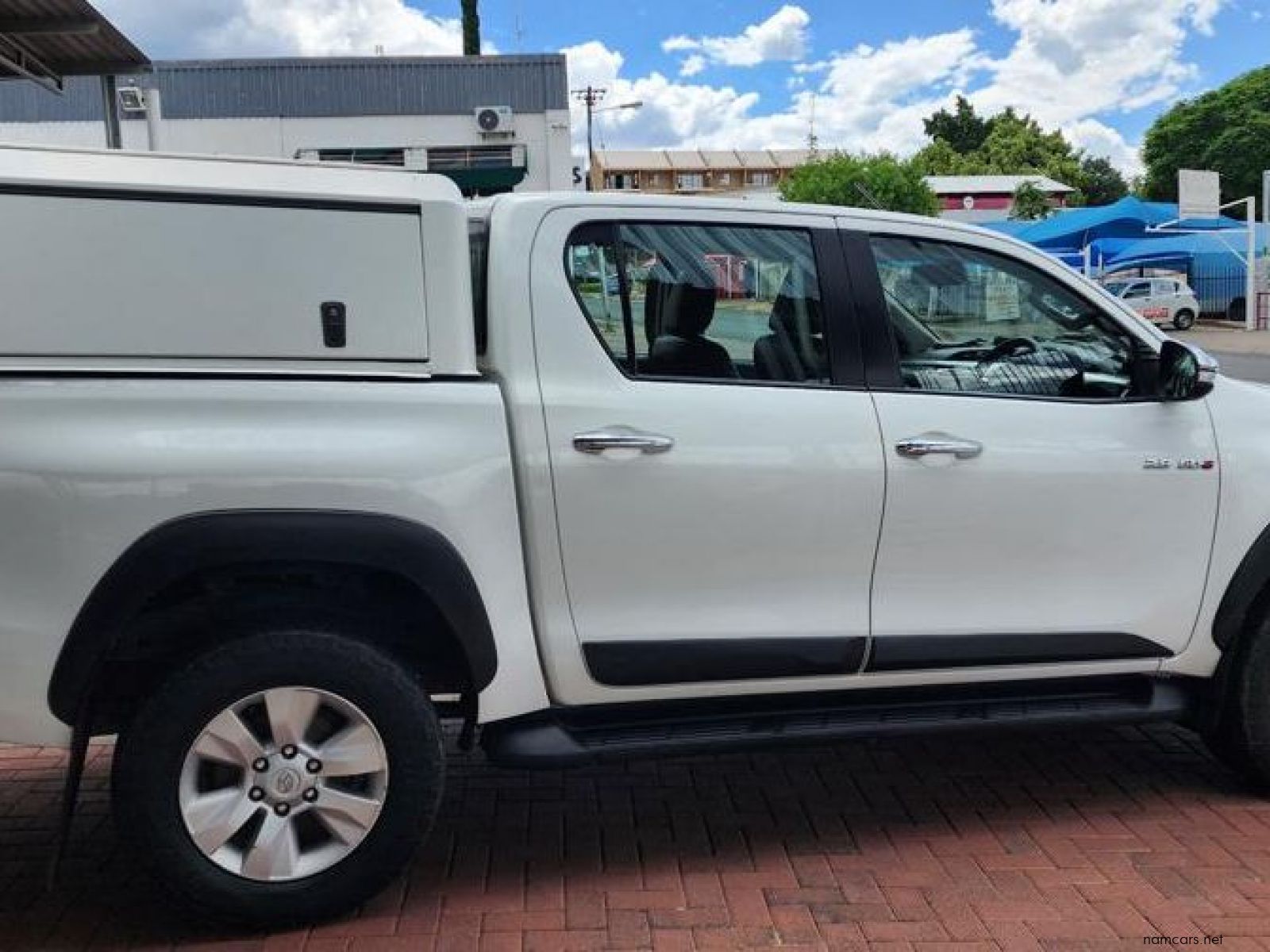 2017 Toyota Hilux 2.8 GD-6 Raider 4X4 P/U D/C photo
