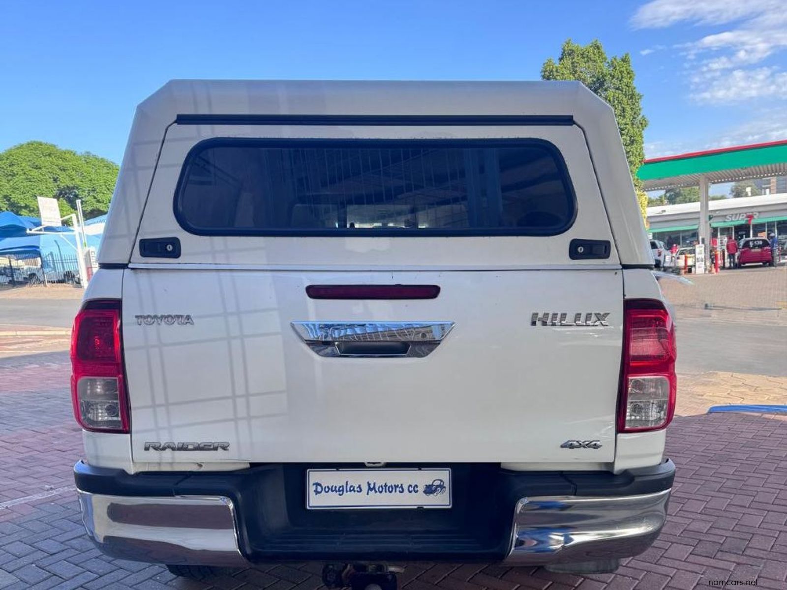 2017 Toyota Hilux 2.8 GD-6 Raider 4X4 P/U D/C photo