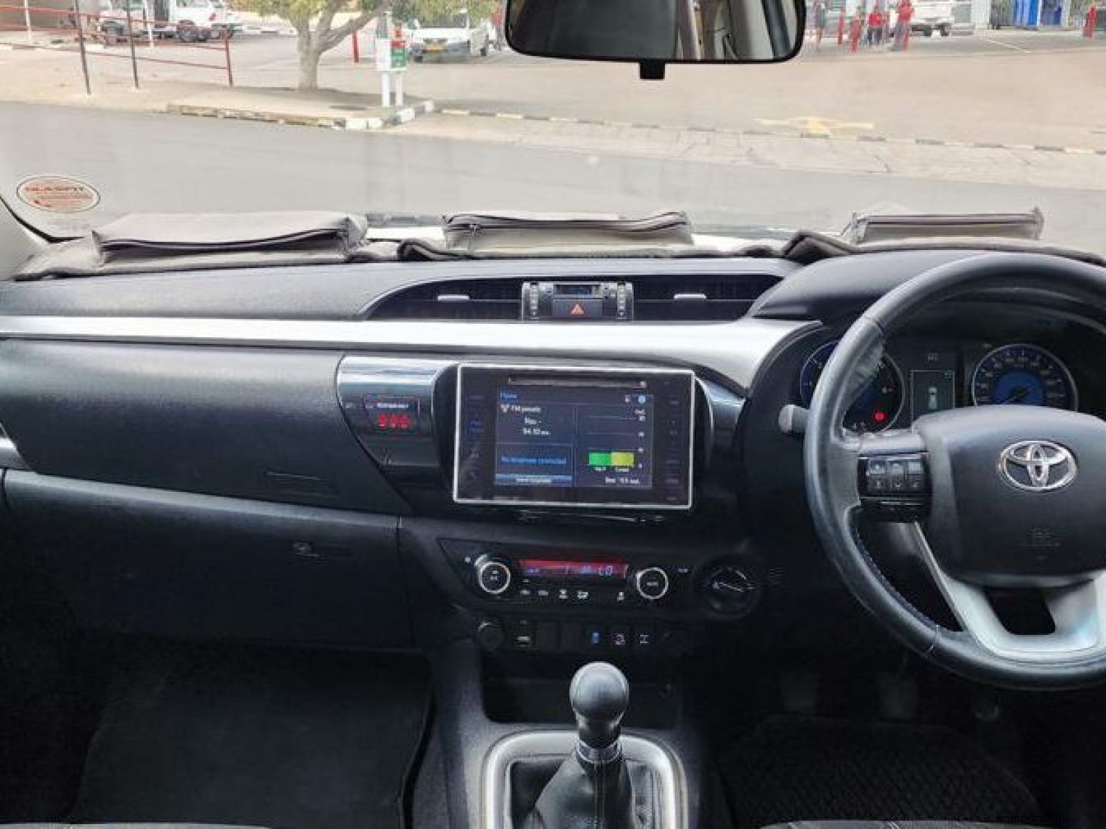 2017 Toyota Hilux 2.8 GD-6 Raider 4X4 P/U D/C photo