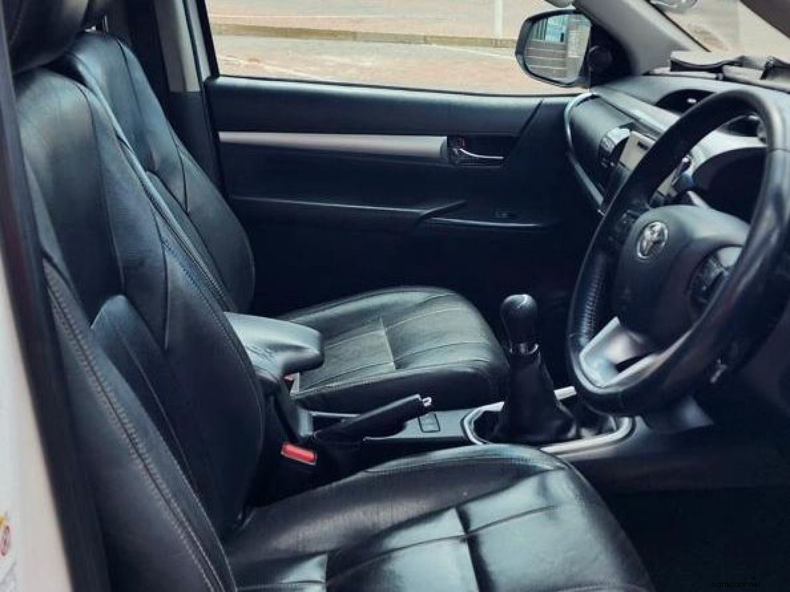 2017 Toyota Hilux 2.8 GD-6 Raider 4X4 P/U D/C photo