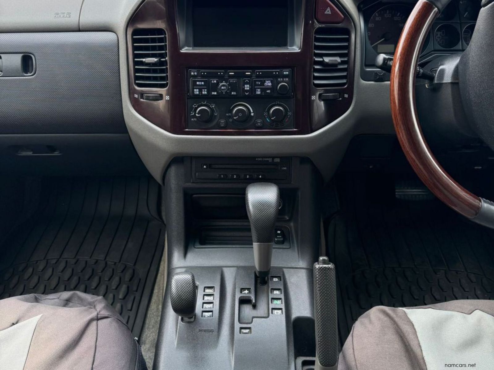 2000 Mitsubishi Pajero 3.5L V6 GDi Exceed photo