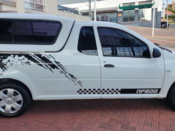 2019 Nissan NP200 1.5 DCi A/C Safety Pack P/U photo