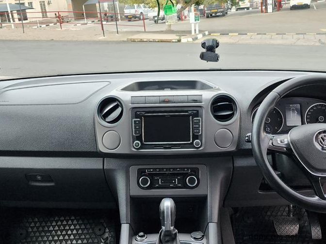 2015 Volkswagen Amarok 2.0 BiTDi Trendline 132KW photo
