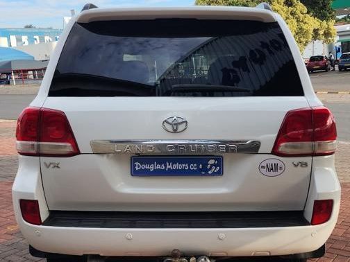 2010 Toyota Land Cruiser 200 V8 TD VX A/T photo