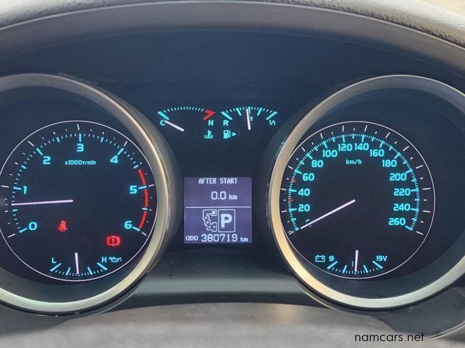 2010 Toyota Land Cruiser 200 V8 TD VX A/T photo