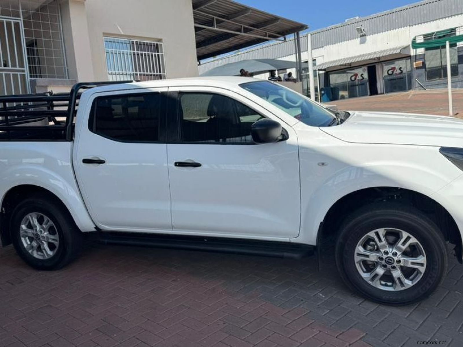 2025 Nissan Navara 2.5L DDTi SE Plus D/C photo