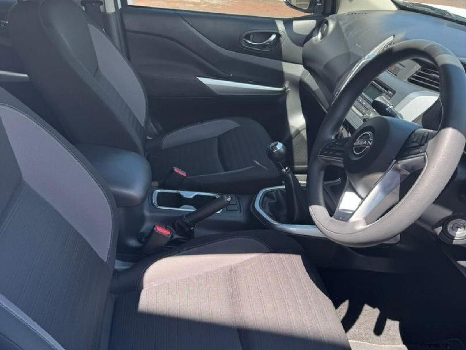 2025 Nissan Navara 2.5L DDTi SE Plus D/C photo