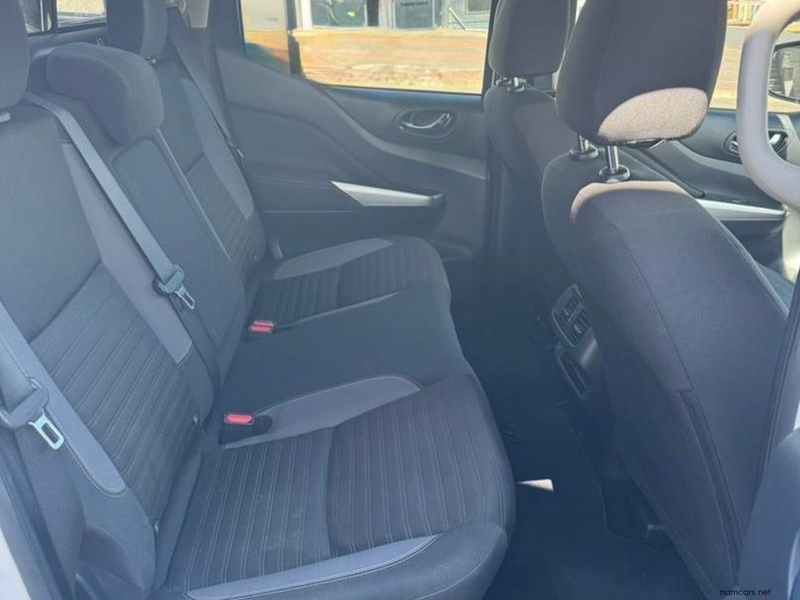 2025 Nissan Navara 2.5L DDTi SE Plus D/C photo