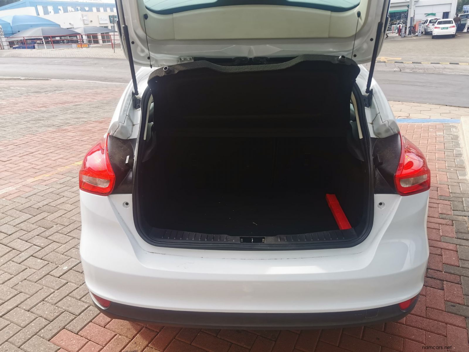 2015 Ford Focus 1.0 EcoBoost Ambiente 5DR photo