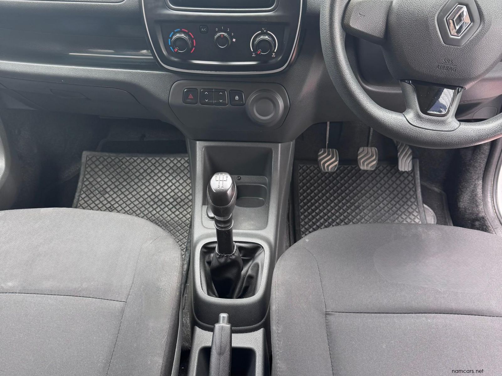 2016 Renault KWID 1.0 Expression 5DR photo