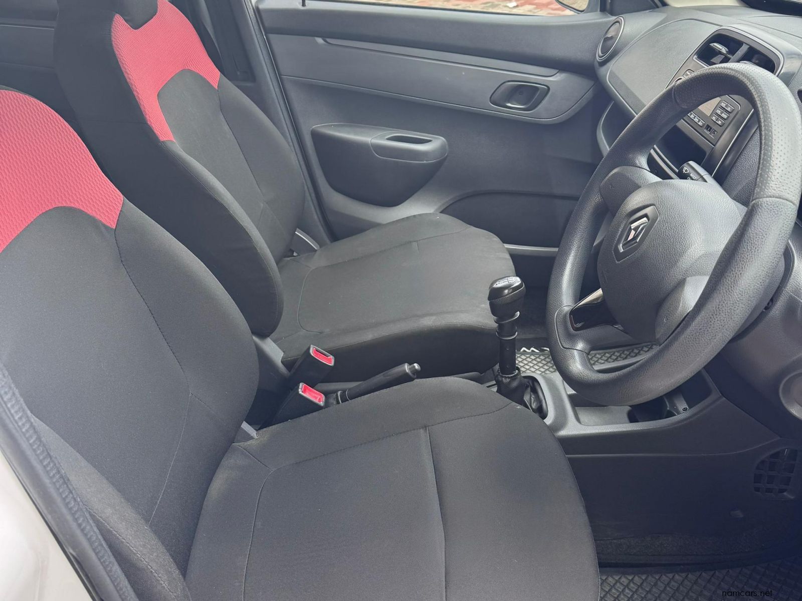 2016 Renault KWID 1.0 Expression 5DR photo