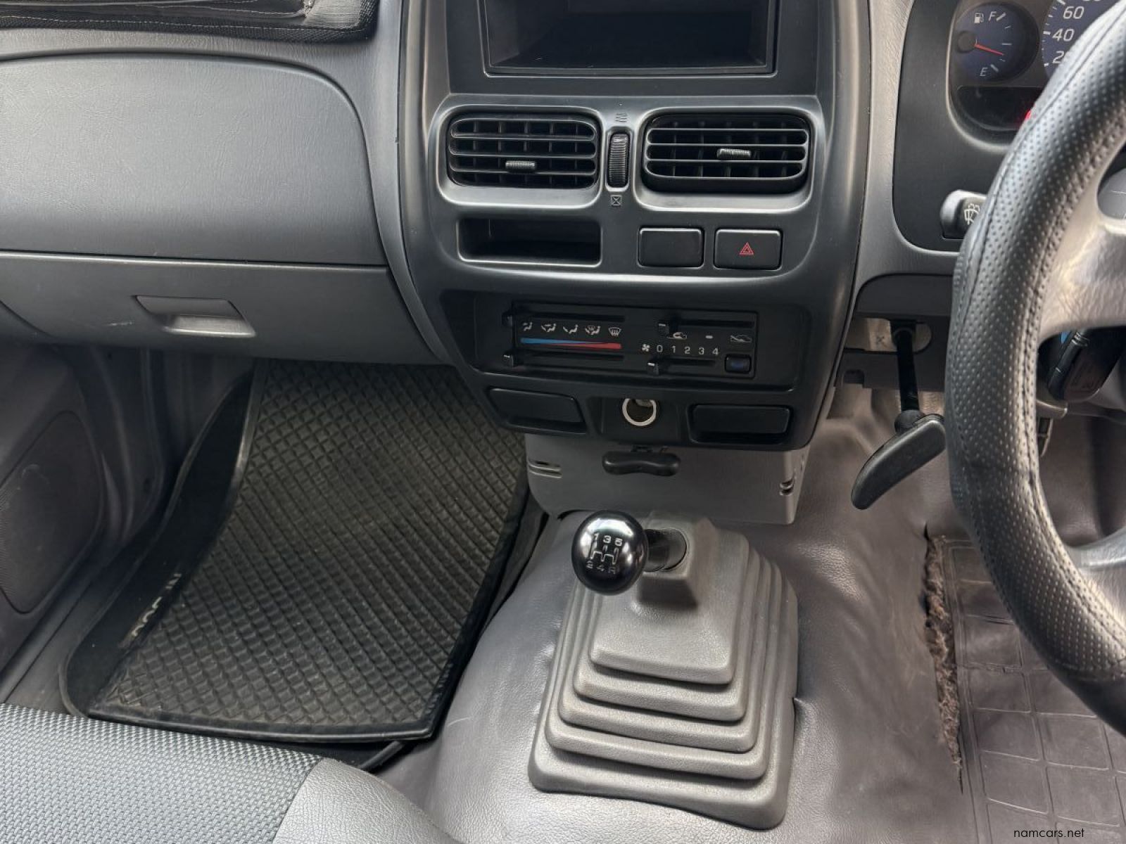 2016 Nissan NP300 Hardbody 2.0i LWB S/C photo