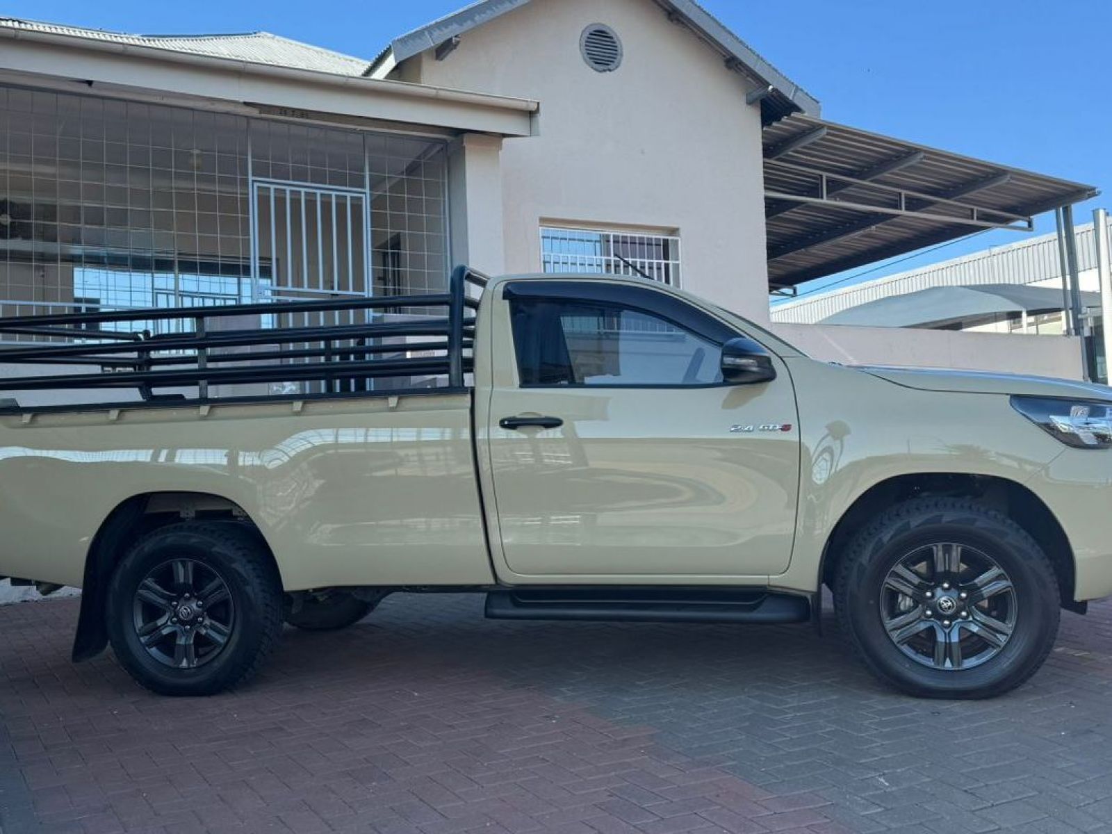 2023 Toyota Hilux 2.4 GD-6 RB Raider P/U S/C photo