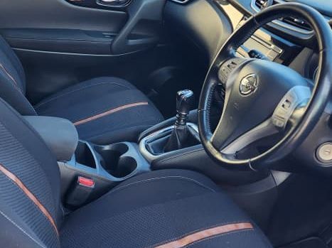 2017 Nissan Qashqai 1.2T Acenta pictures