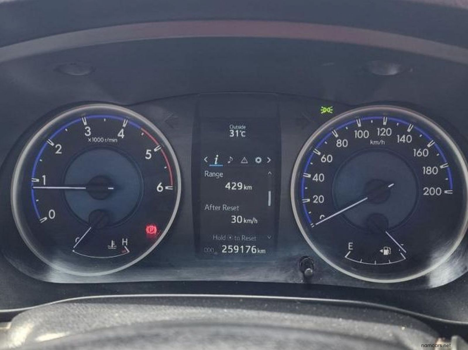 2017 Toyota Hilux 2.8 GD-6 Raider 4X4 P/U D/C pictures