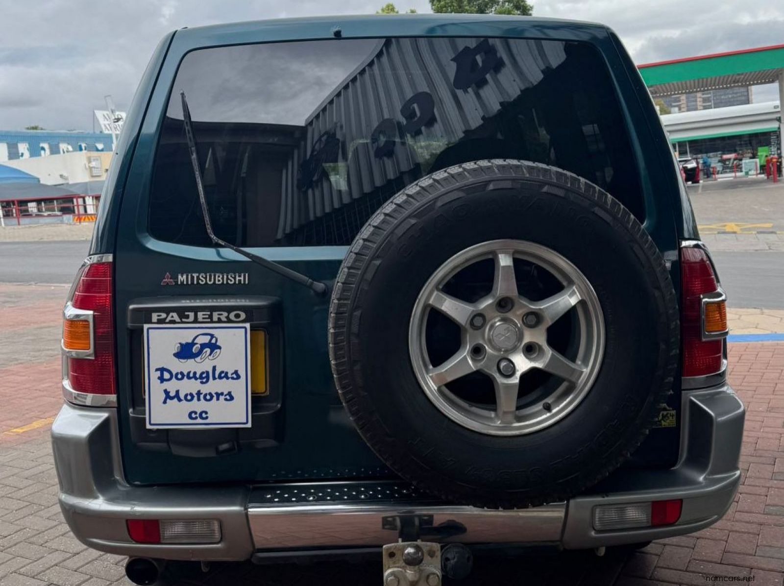 2000 Mitsubishi Pajero 3.5L V6 GDi Exceed pictures