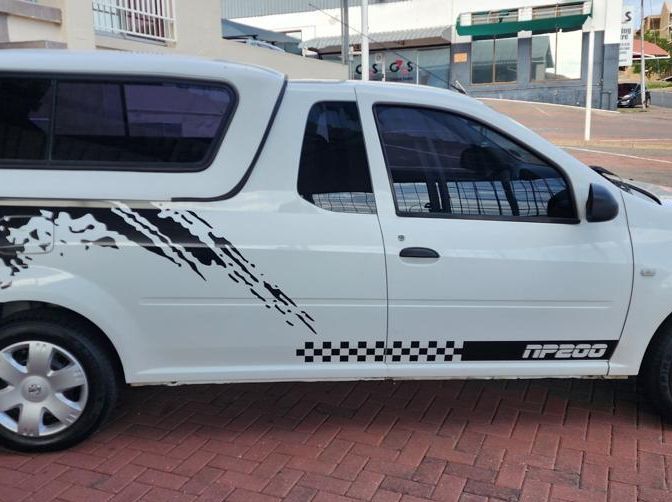 2019 Nissan NP200 1.5 DCi A/C Safety Pack P/U pictures