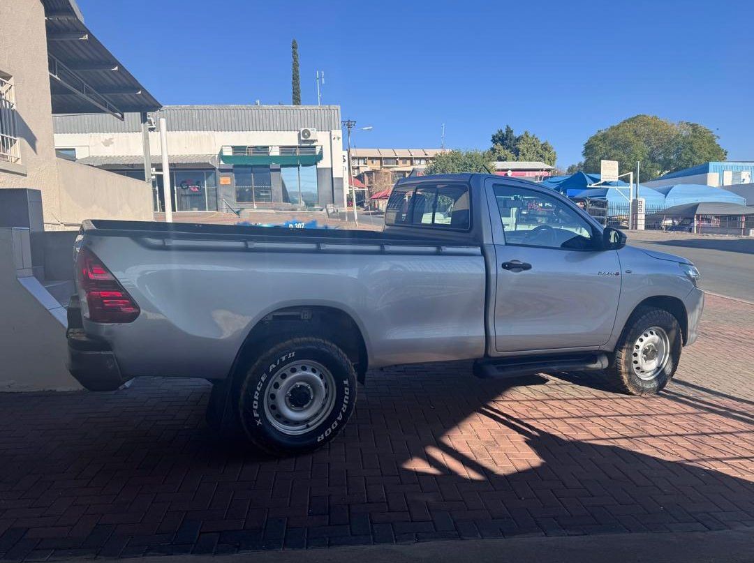 2016 Toyota Hilux 2.4 GD-6 RB SRX Single Cab pictures