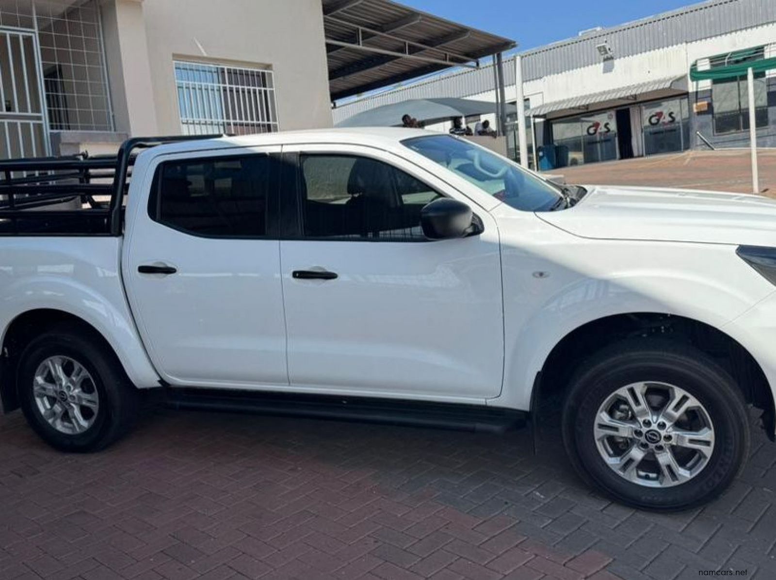 2025 Nissan Navara 2.5L DDTi SE Plus D/C pictures