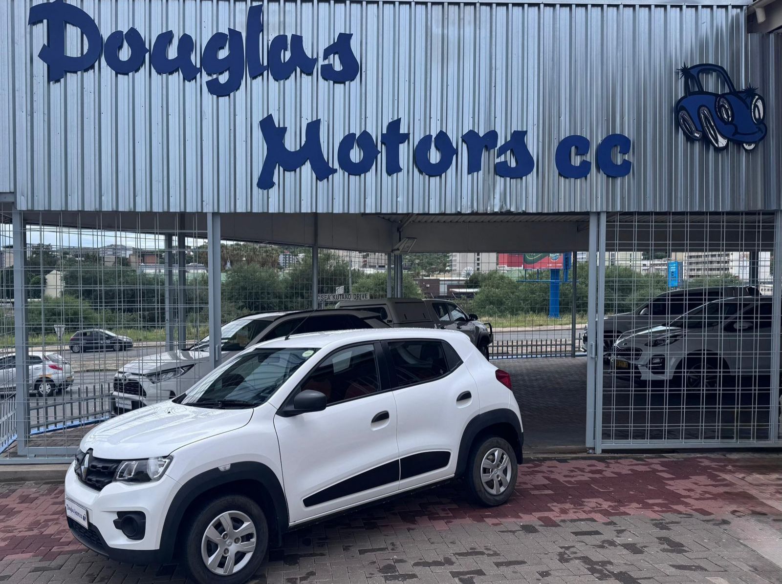 Used Renault KWID 1.0 Expression 5DR for sale in Windhoek, Namibia