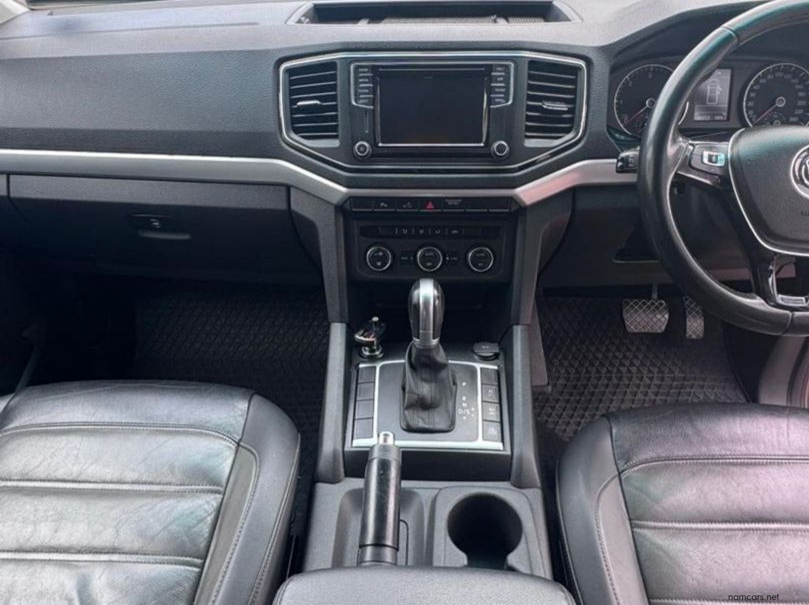 2019 Volkswagen Amarok V6 TDI 4Motion pictures