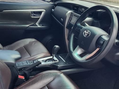 2018 Toyota Fortuner 2.4 GD-6 4x4 A/T pictures