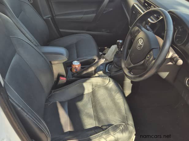 2017 Toyota Corolla 1.8 Exclusive pictures