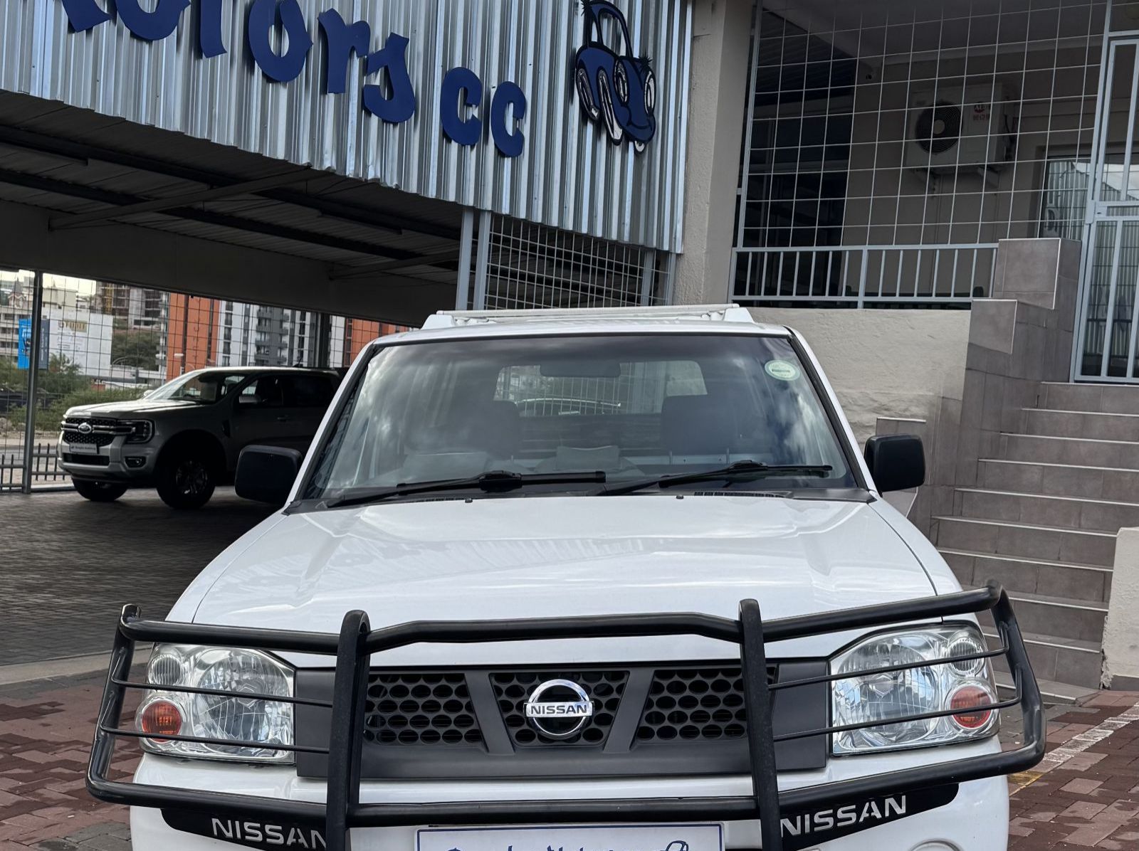 2016 Nissan NP300 Hardbody 2.0i LWB S/C pictures