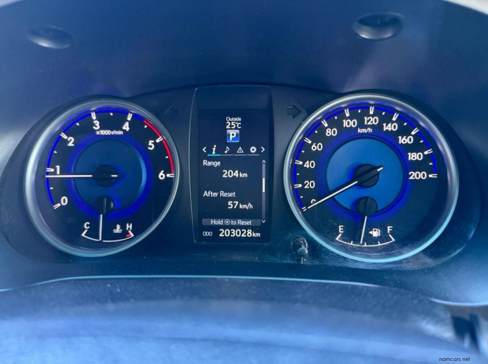 2018 Toyota Hilux 2.8 GD-6 Raider pictures