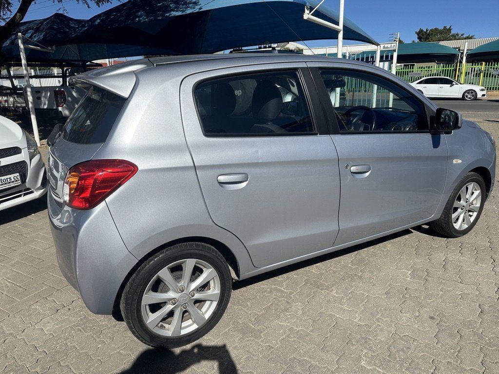 2015 Mitsubishi Mirage 1.2 Local photo