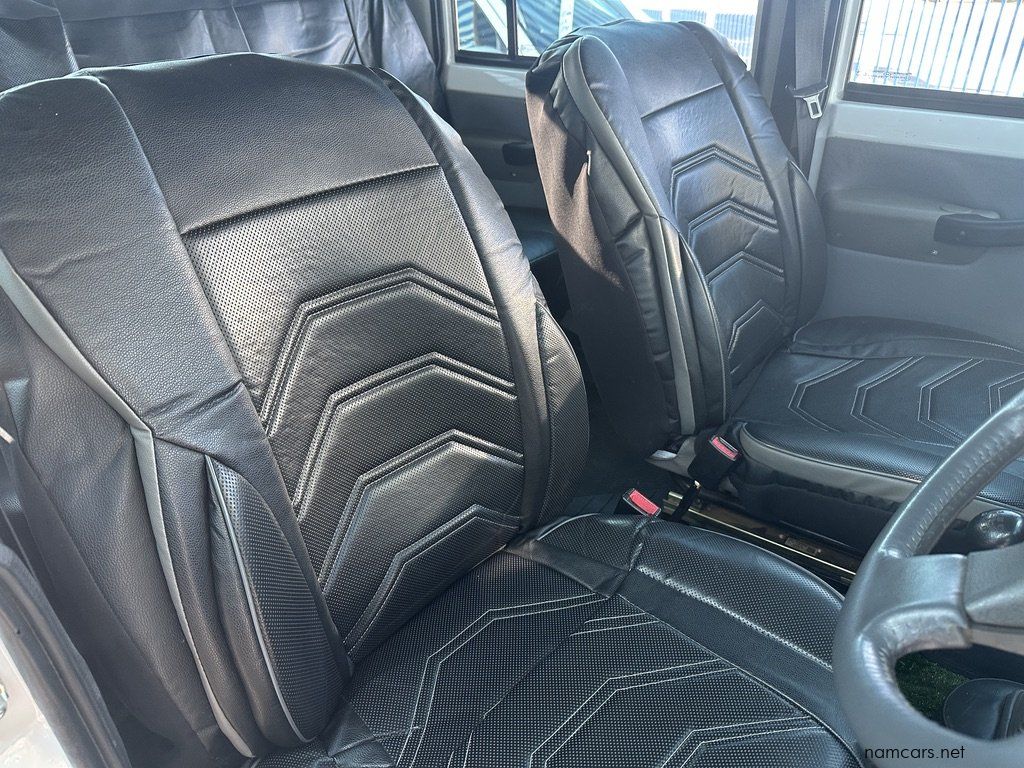 2022 Mahindra Bolero D/cab 4x4 photo