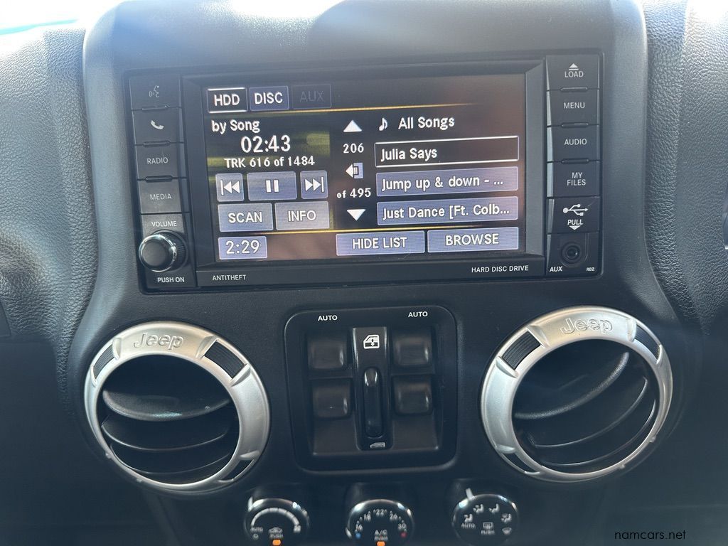 2018 Jeep Wrangler Sahara 3.6 V6 Unlimited photo