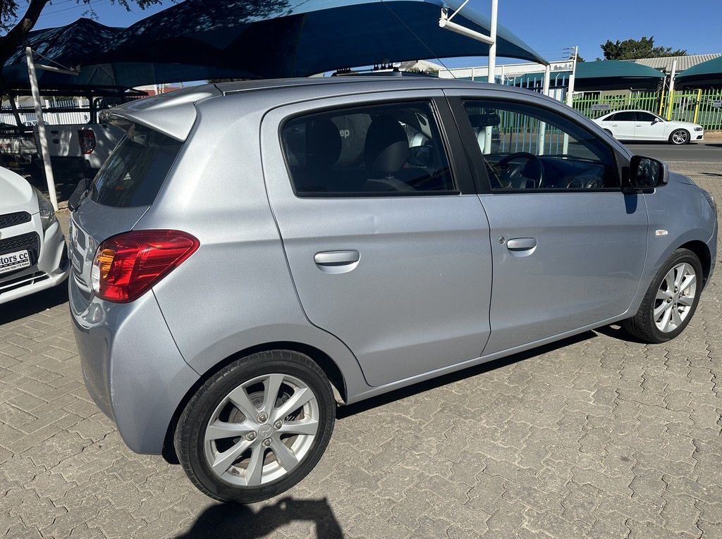 2015 Mitsubishi Mirage 1.2 Local pictures