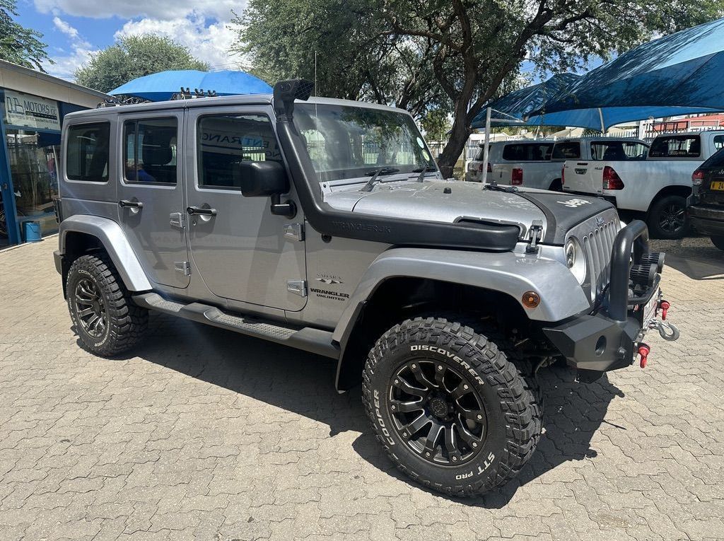 2018 Jeep Wrangler Sahara 3.6 V6 Unlimited pictures