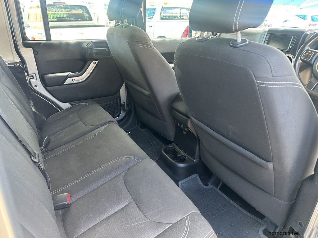 2018 Jeep Wrangler Sahara 3.6 V6 Unlimited pictures