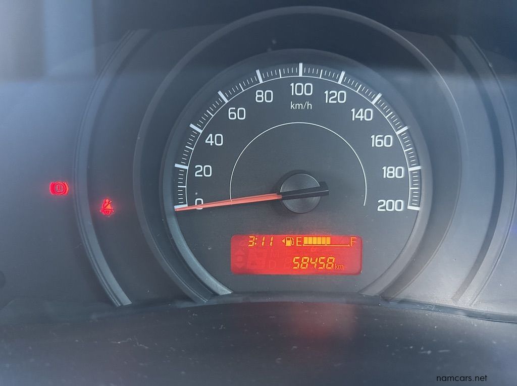 2023 Suzuki Swift 1.2 pictures