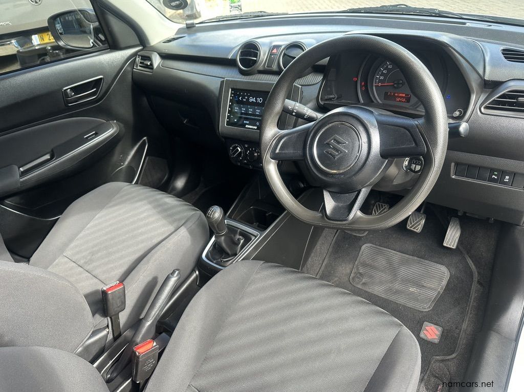 2023 Suzuki Swift 1.2 pictures