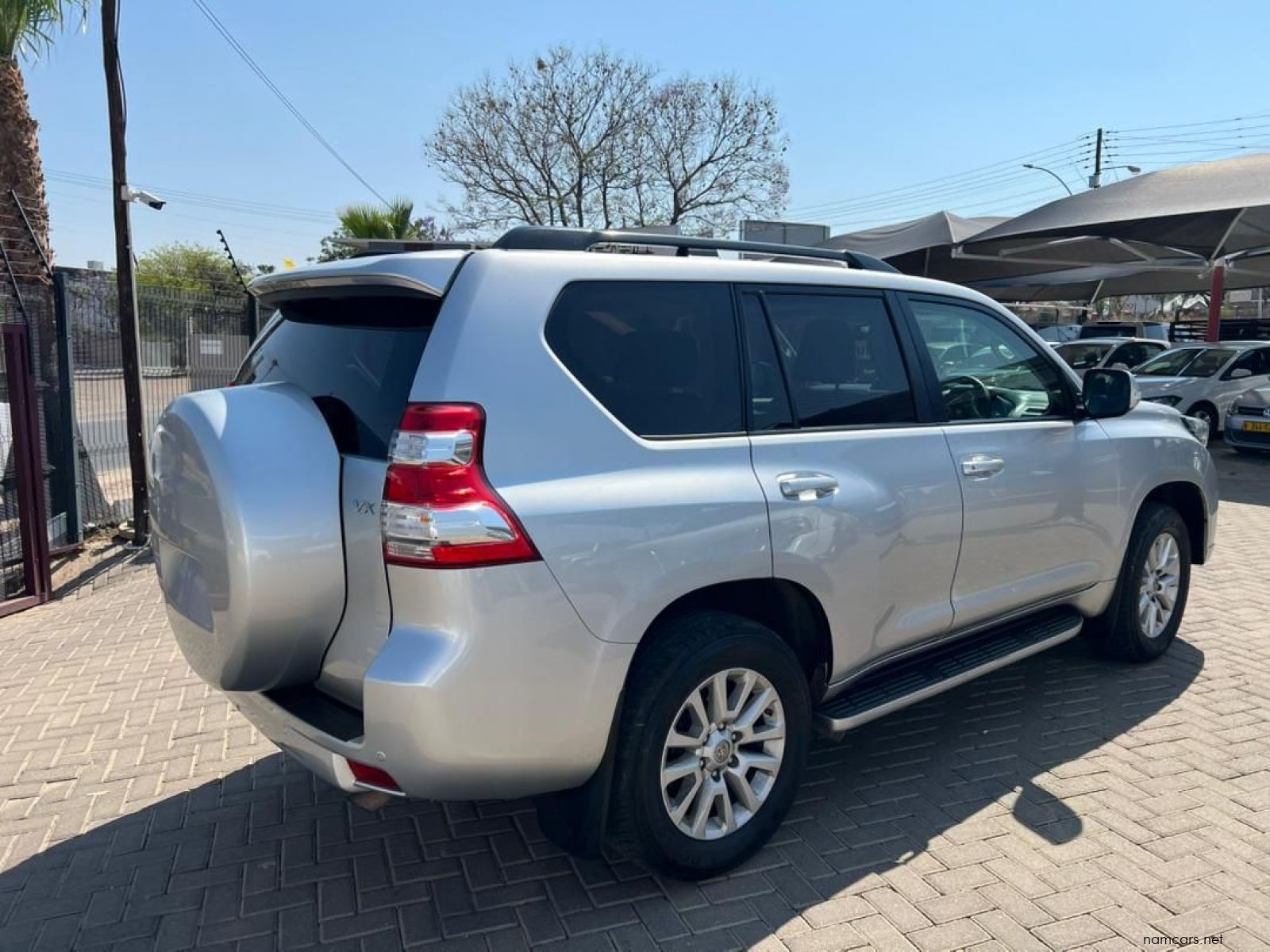 2017 Toyota Prado VX 4.0 V6 A/T photo