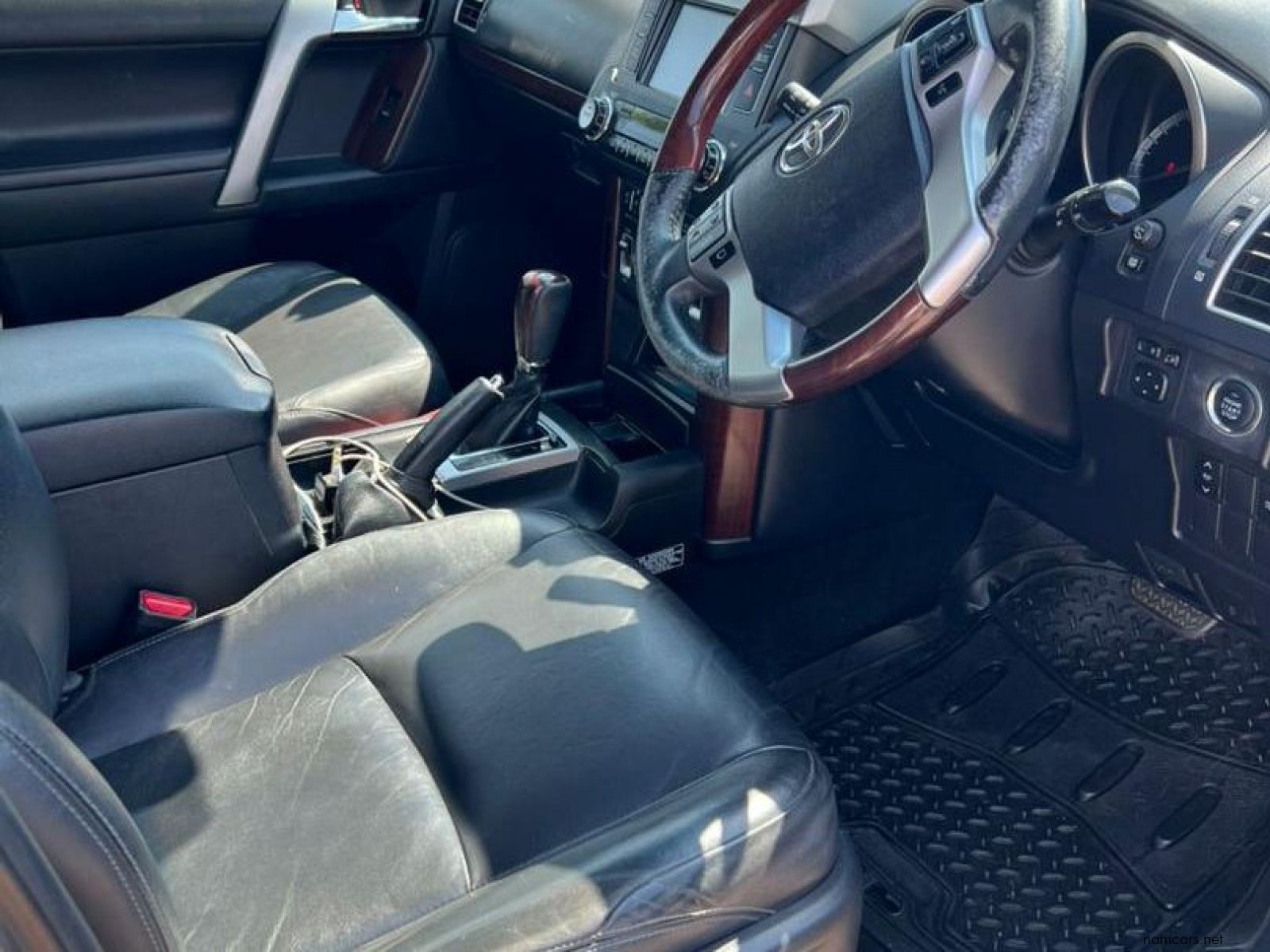 2017 Toyota Prado VX 4.0 V6 A/T photo