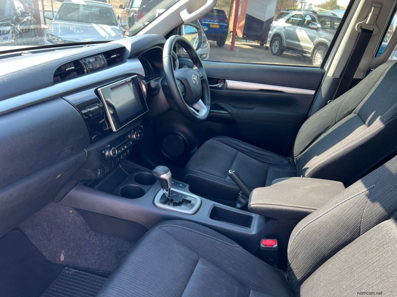 2016 Toyota Hilux 2.8 GD-6 Raider 4x4 A/T photo