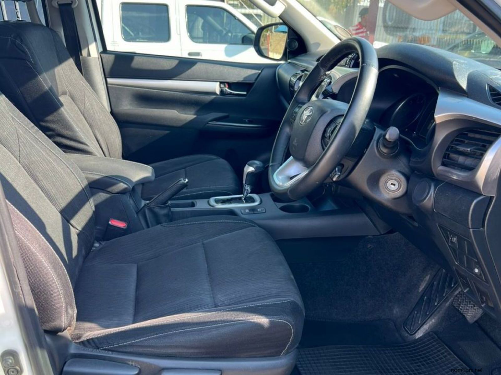 2016 Toyota Hilux 2.8 GD-6 Raider 4x4 A/T photo