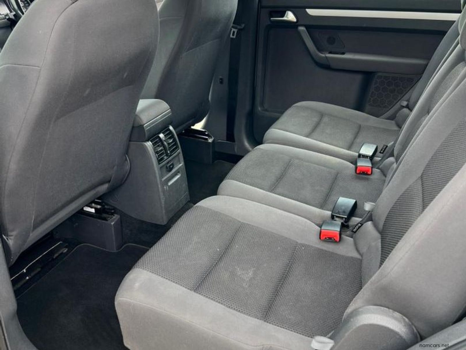 2013 Volkswagen Touran 2.0TDI Trendline photo