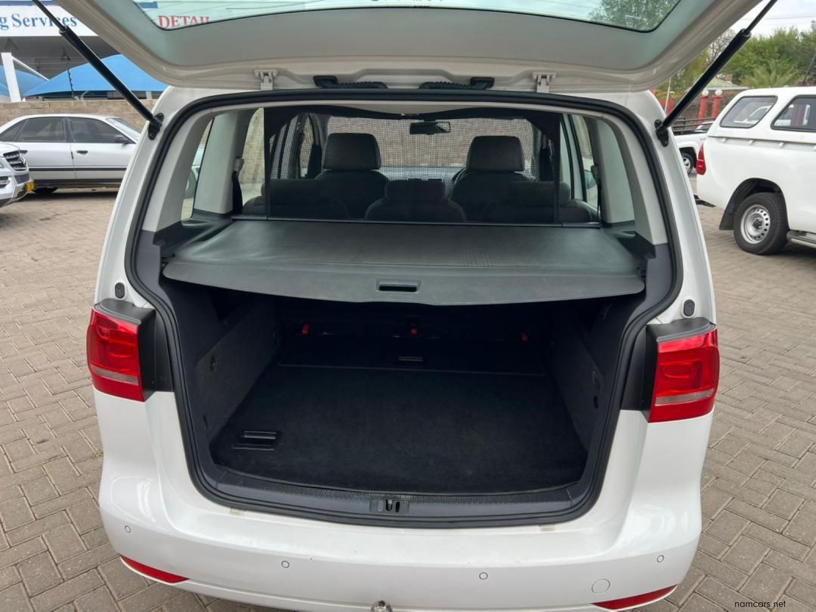 2013 Volkswagen Touran 2.0TDI Trendline photo