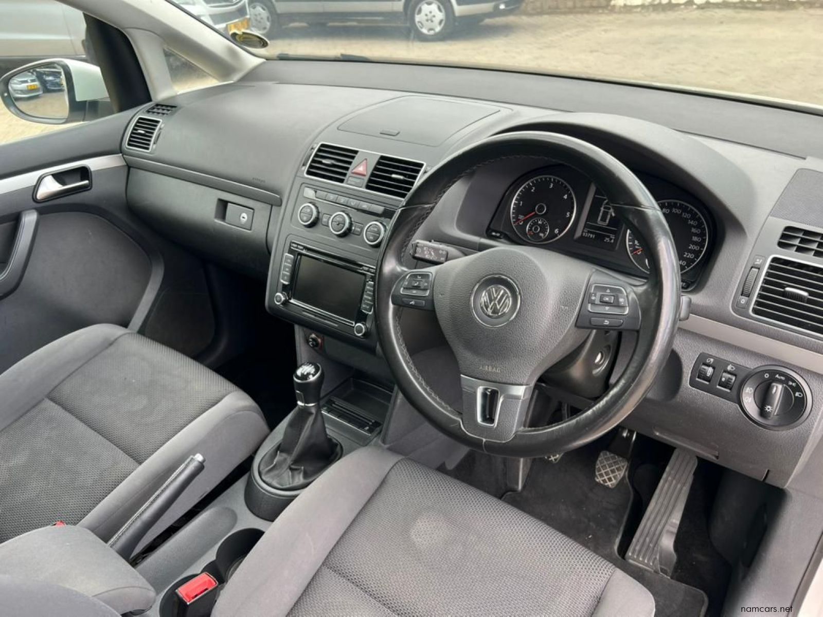 2013 Volkswagen Touran 2.0TDI Trendline photo