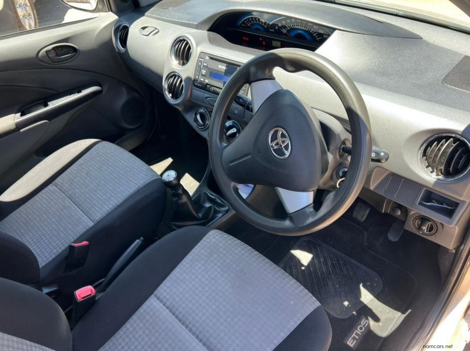 2014 Toyota Etios 1.5 XS Sprint pictures