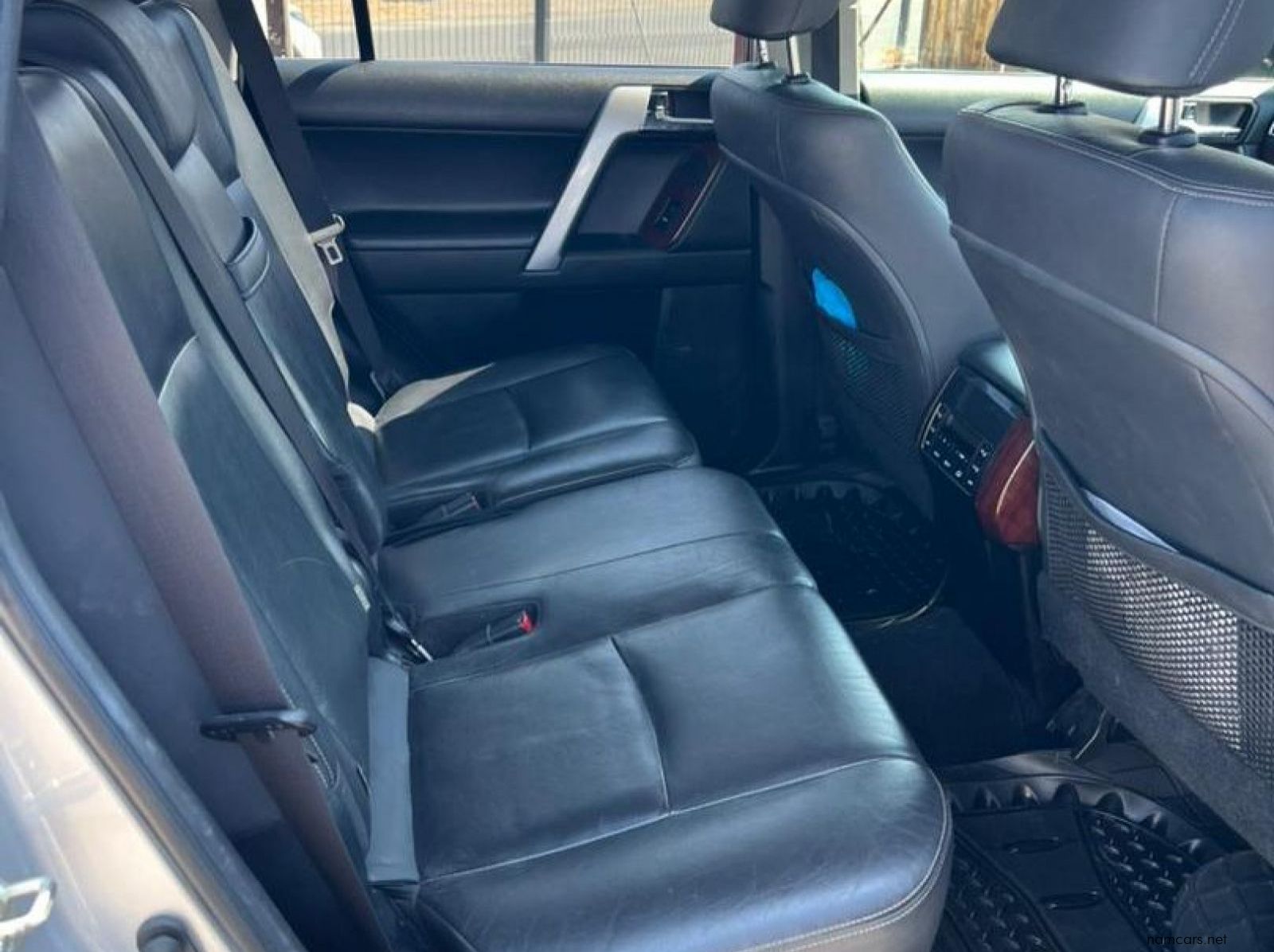 2017 Toyota Prado VX 4.0 V6 A/T pictures